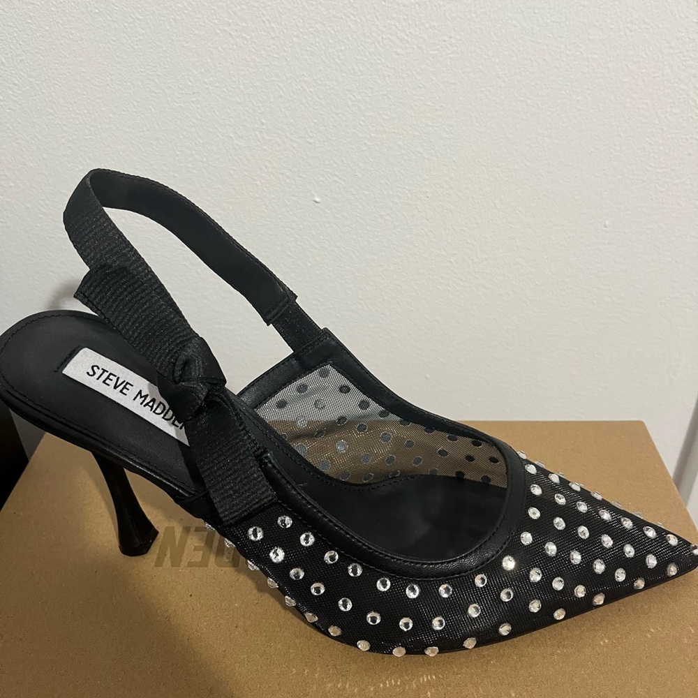 Steve Madden Bri Pump size 11